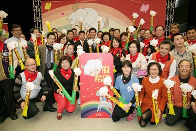 「愛的小紅包」送6600名弱勢兒少 林市長:抱持感恩的心付出