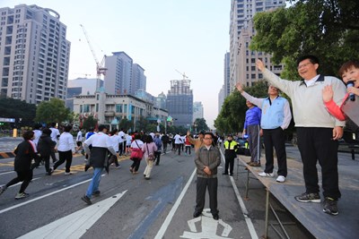 2,500民眾為愛而跑 林市長親自鳴槍支持