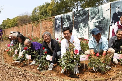 出席楊逵逝世30週年紀念 潘副市長讚壓不扁玫瑰