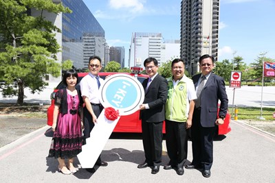順湧科技有限公司捐贈消防警備車 林市長代表接受並表達感謝之意