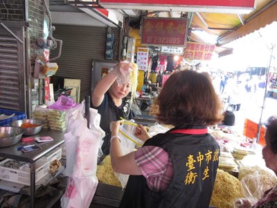 中市衛生局抽驗32件市售涼麵 8件初驗出大腸桿菌超標 複驗後已全數合格