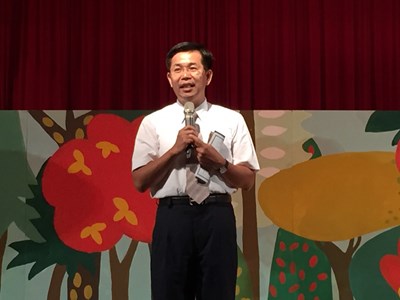 環境教育兒童劇逗趣登場 潘副市長陪孩童開心看劇