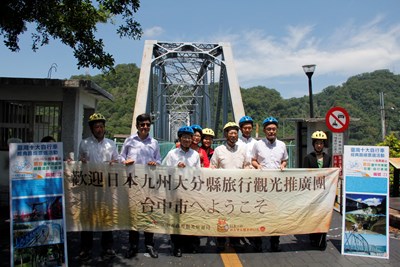 市府邀日本大分縣代表騎乘自行車體驗后豐風光 為十大自行車經典路線拉票