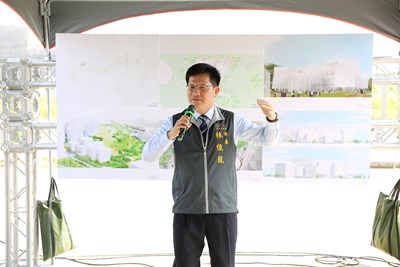 視察台中城市文化館 林市長:打造公園中的圖書館 森林中的美術館