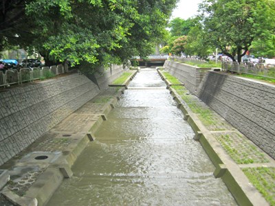 美化柳川 市府編列500萬維持中華水質淨化場功能 並打造優質河岸休憩環境