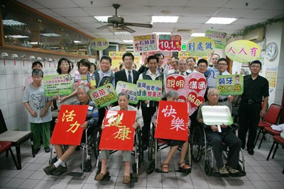 為長者施打流感疫苗 中市府貼心到府服務