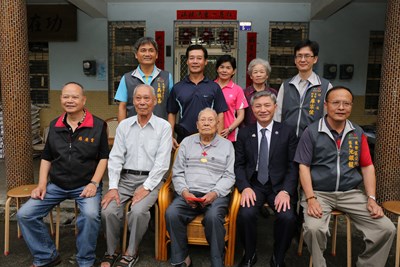 重陽佳節 副市長張光瑤拜訪102歲人瑞孫松富