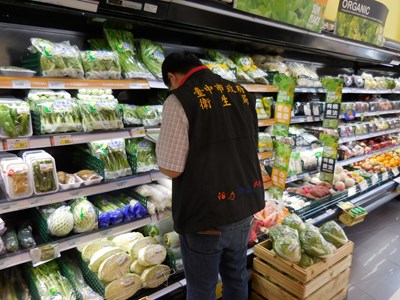 衛生局抽驗火鍋蔬菜肉片文蛤 3件農藥殘留超標將進行後續查辦