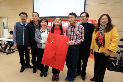惠明盲童育幼院圍爐迎新年 市長夫人盼協助製作更多教具讓院生多元學習