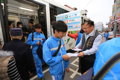 579幹線公車3/1上路 交通局長前進校園宣傳
