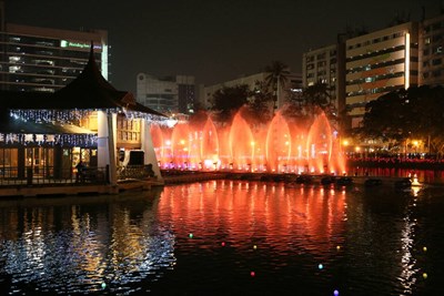 中台灣燈會台中公園壓軸點燈 大嘴猴化身孫悟空華麗旋轉亮相