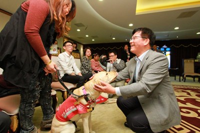 導盲犬訪市府 林市長:普及導盲犬觀念 打造友善無礙生活首都