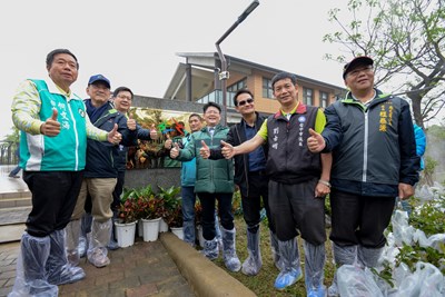 響應植樹節 林副市長南屯樹木銀行種樹