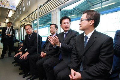 擘劃雙港輕軌與山手線 林市長考察名古屋青波線輕軌電車