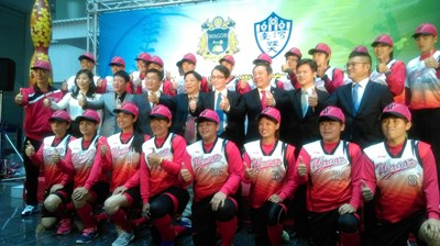 備戰東京奧運 台中葳格教育體系贊助台體大成立女壘隊