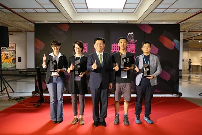 8年級簡翊晉獲台灣美術新貌獎 林市長頒獎表揚