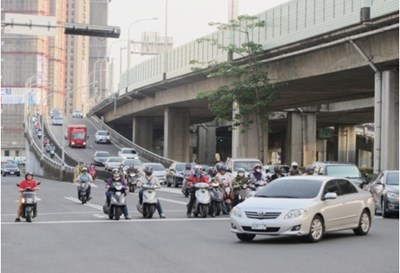 台74號快速道路匝道口壅塞改善 車輛停等時間縮短50%以上