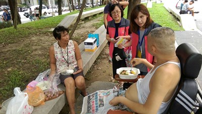 勞工局走入鄰里辦巡迴座談會 宣導聘僱法令