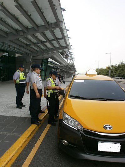 中市警局主動協助台中高鐵站取締計程車違規攬客