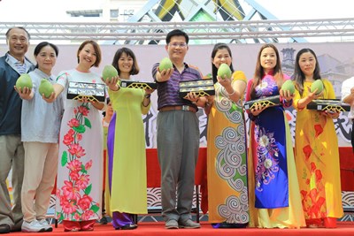 東協廣場農特產品行銷活動 林市長:推廣台中人情味及好味道