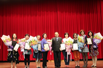 105年內政業務志願服務獎勵頒獎典禮 民政局長表揚志工貢獻