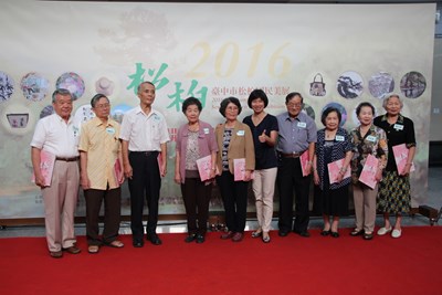 松柏美展現銀髮族藝術創意 林副市長頒獎肯定倡不老精神