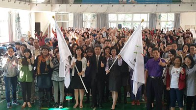 全國語文競賽台中代表隊授旗 教育局長勉旗開得勝奪佳績