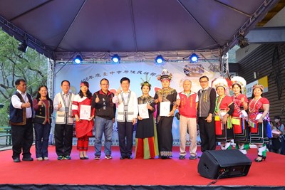 原住民族部落大學師生成果展 林市長頒發結業證書勉勵