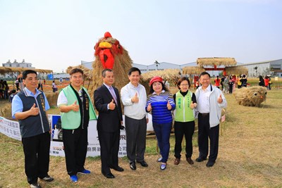 大雅小麥產業文化節登場 巨型小麥雞超吸睛