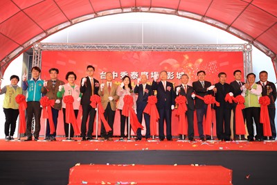 中市秀泰廣場站前店開幕 張副市長:舊城再生注入新力量