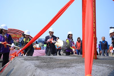 大甲區龍泉里活動中心動土 今年底完工