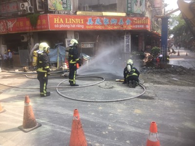 老舊管線瓦斯外洩引燃火勢 火勢已撲滅並完成管線搶修