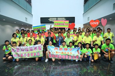 內新國小師生觀摩議會市政總質詢 林市長:最好的民主體驗教育