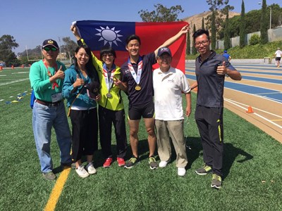 好會跑!消防局隊員詹家豪 在世界警消大賽披金戴銀