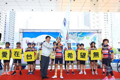 林市長表示，希望透過這次的騎乘挑戰，讓孩子們磨練體力與毅力，並深入台灣的各個角落關懷當地長輩，培養自助助人的觀念，更為青春留下寶貴的體驗。