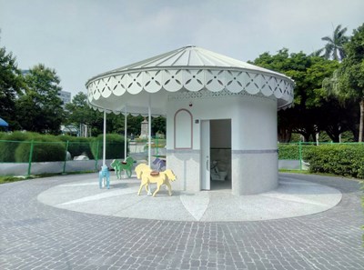 台中公園再添亮點 五星級廁所、旋轉木馬廁所超吸睛(1)