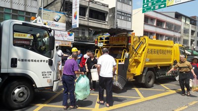 國定假日定時定點垃圾收運照片 0925-1