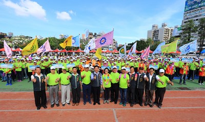 中市勞資趣味運動會光復國小熱鬧登場 鼓勵勞工朋友走出戶外運動休閒