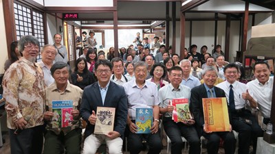 台中文學館陳慶芳雜誌創刊號蒐藏特展開幕 喚起紙本書刊記憶3