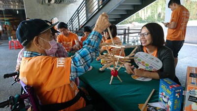 台中友愛失智嘉年華伴走活動 鼓勵失智長輩及家庭走出戶外抒發壓力3