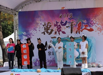 由臺中市台中故事協會帶來了故事劇《老主宗的交代》倡導花博環保理念