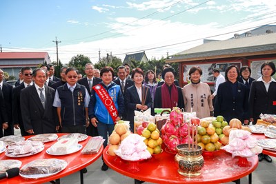 盧市長上香祈福