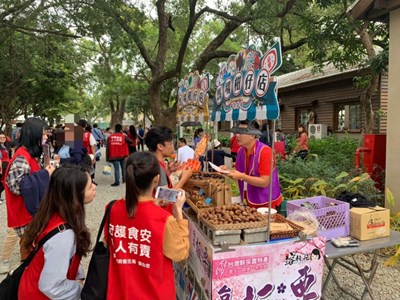 攜手推廣全民食安教育  中市食安青年軍前進花博護食安 