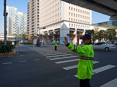 春節連假期間,台中市政府警察局將適時派遣員警及義交於以上重點路段加強指揮疏導