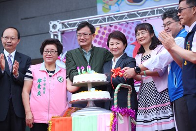 中市光復、大同國小校慶 盧市長感謝教職員悉心守護學生