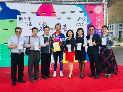 獅子會、IMC全國聯合會鐵騎環台 捐善款送暖助弱勢學生