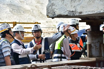 中市建設局觀摩橋樑換墩 精進工程技術品質