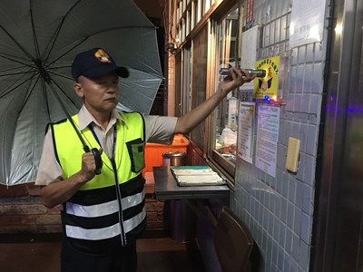 台中市政府以資料保存更方便、準確的「電子巡邏箱」，取代傳統巡邏箱紙本簽名