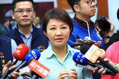 市長盧秀燕邀請大家把握機會參觀花博,第700萬名遊客將成為幸運得主「會有被幸福擁抱的感覺!。」