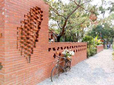 台灣庭園紅磚牆與台灣意象